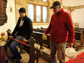 Putzaktion in der Weingartenkapelle (Foto: Elisabetha Rößler)